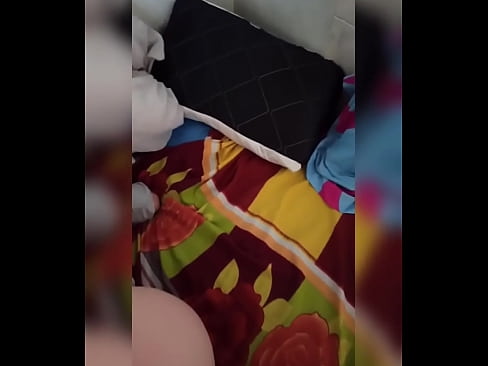 ❤️ منهنجي روم ميٽ گهر ۾ اڪيلي رهي ٿي ڇاڪاڻ ته هن جو مڙس موڪلن تي وڃي ٿو ۽ مان موقعو وٺان ٿو ته هن کي چوسان ۽ هن جي گدا کي کير سان ڀريان. ❤️❌  ☑